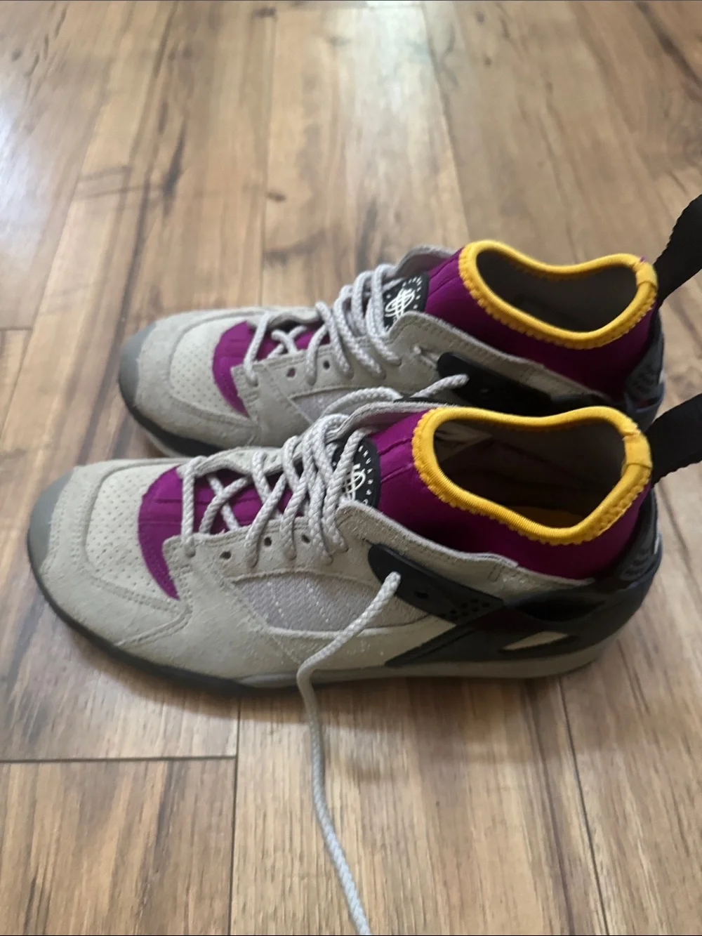 Nike AirRevaderchi Beige and Purple Athletic Shoes big kids size 4.5